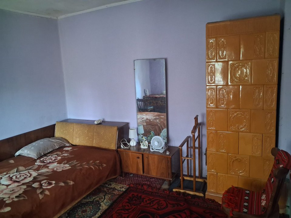 Casă tradițională cu teren generos – Borosteni, Peștișani, jud. Gorj