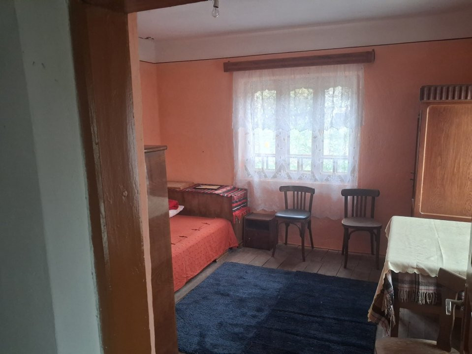 Casă tradițională cu teren generos – Borosteni, Peștișani, jud. Gorj