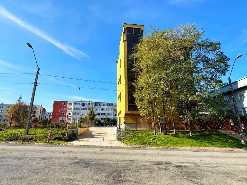 Clădire modernă de închiriat – ideală pentru clinică medicală sau companie mare