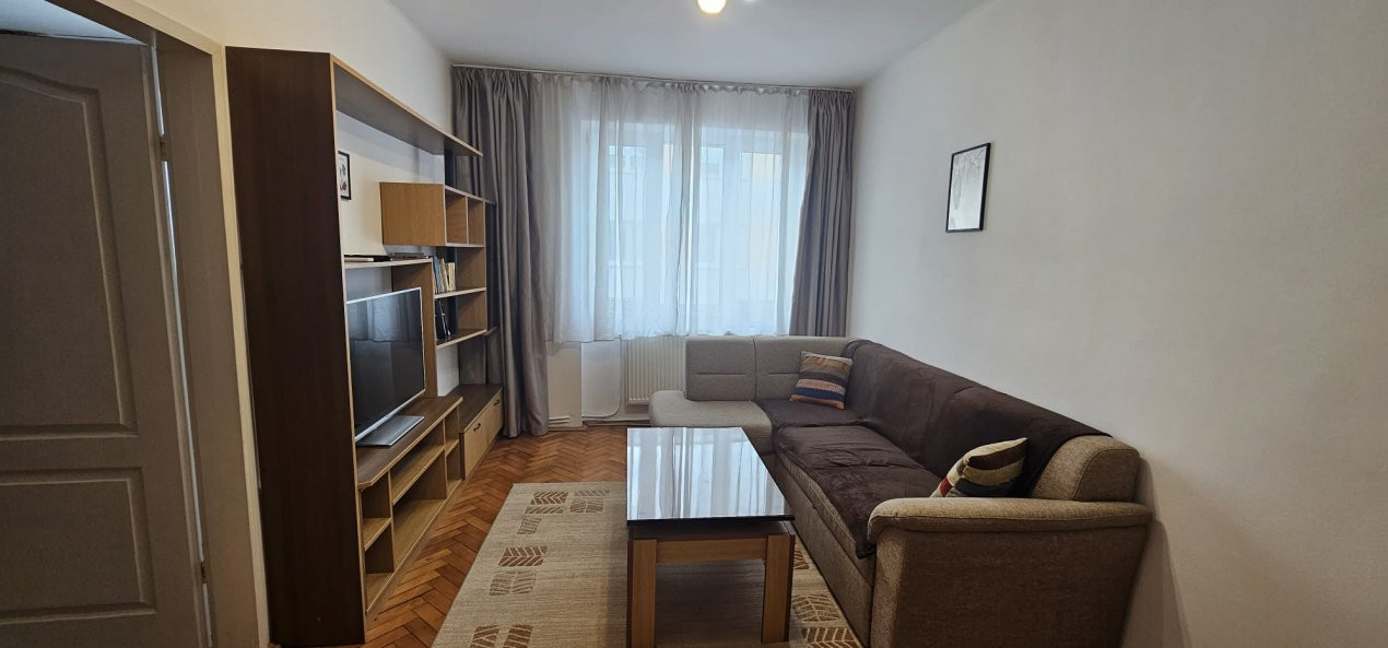 Apartament de inchiriat-zona centrala,Piata Mihai Viteazu