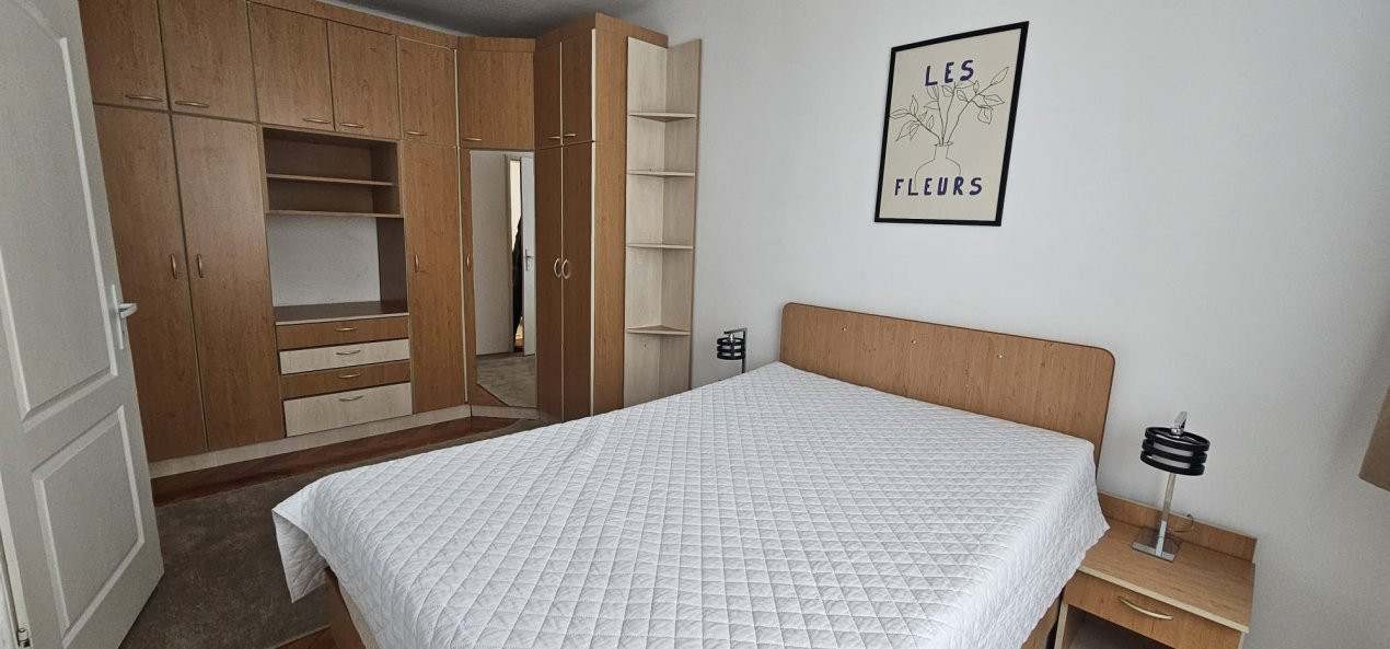 Apartament de inchiriat-zona centrala,Piata Mihai Viteazu