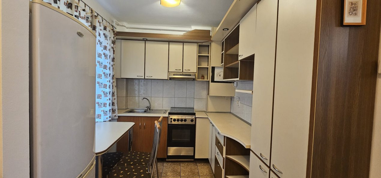 Apartament de inchiriat-zona centrala,Piata Mihai Viteazu