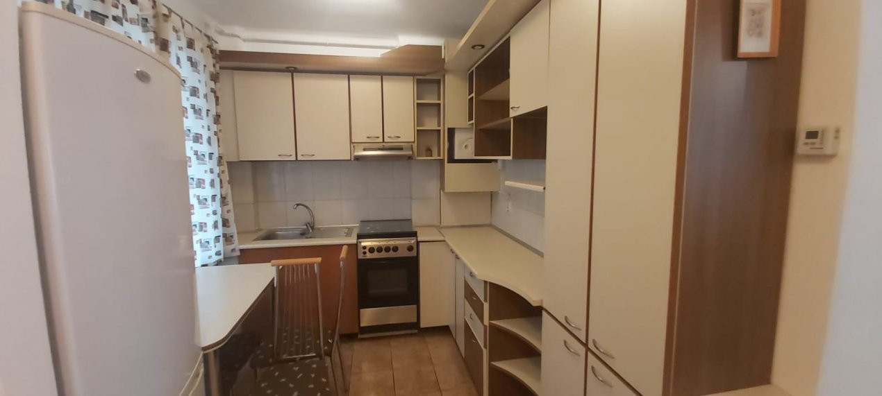 Apartament de inchiriat-zona centrala,Piata Mihai Viteazu