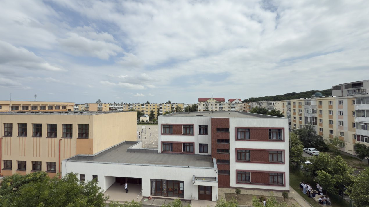 De închiriat- Garsonieră- Pitesti-zona Găvana-Scoala 19!