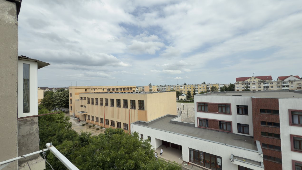 De închiriat- Garsonieră- Pitesti-zona Găvana-Scoala 19!