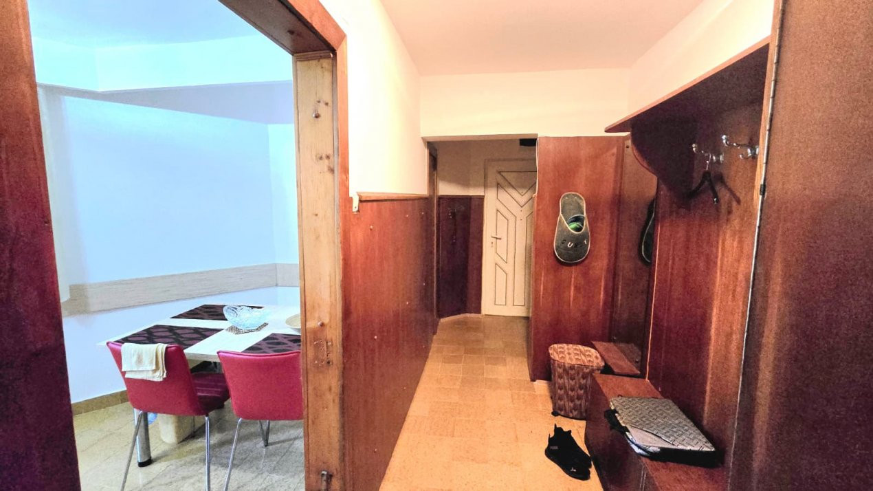 De Închiriat Apartament 3 camere Micro 16