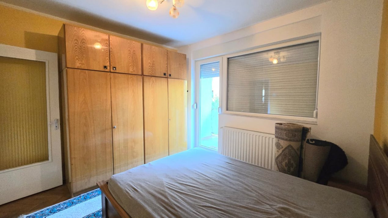 De Închiriat Apartament 3 camere Micro 16