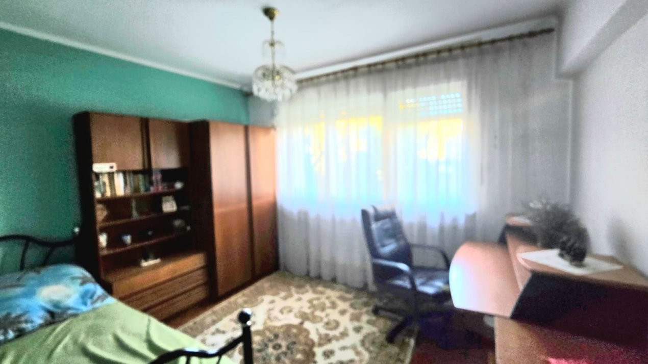 De Închiriat Apartament 3 camere Micro 16