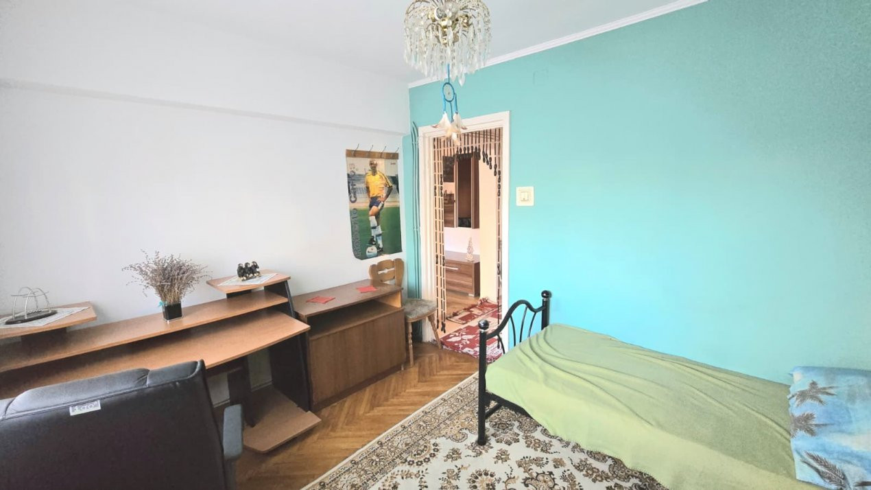 De Închiriat Apartament 3 camere Micro 16