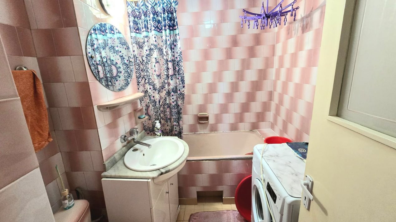 De Închiriat Apartament 3 camere Micro 16