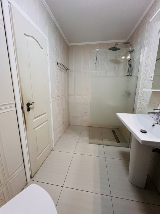 Apartament ultracentral, 2 camere Fratii Golesti-Pitesti