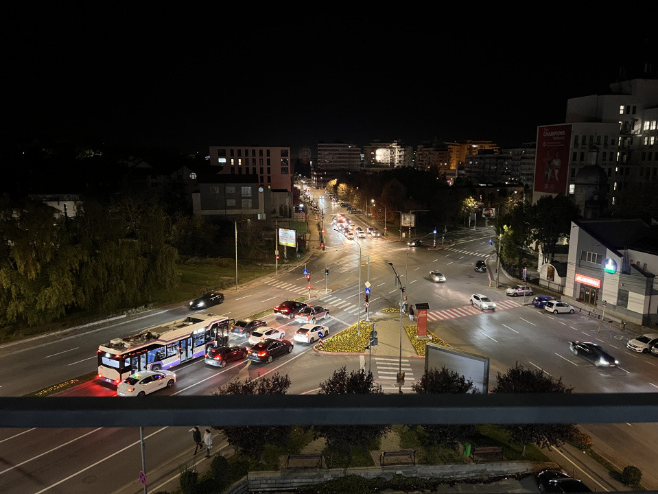 Apartament ultracentral, 2 camere Bd. Fratii Golesti-Pitesti