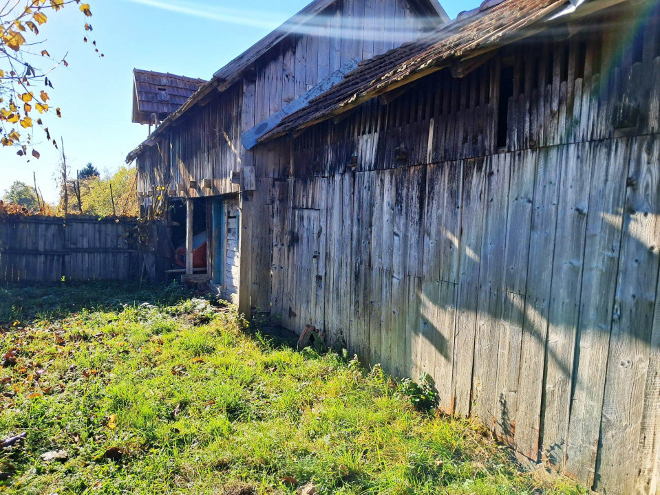 TEREN INTRAVILAN ȘI EXTRAVILAN POLOVRAGI-RACOVIȚA