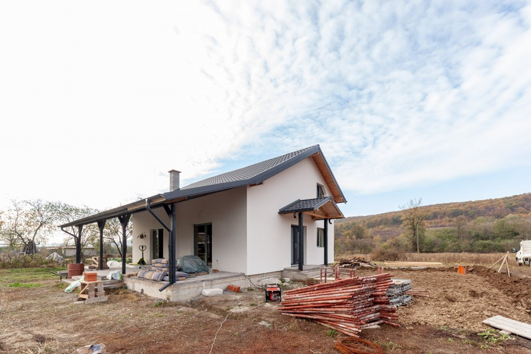 Casa noua P+M, cu teren de 500 mp, in Draganu, AG