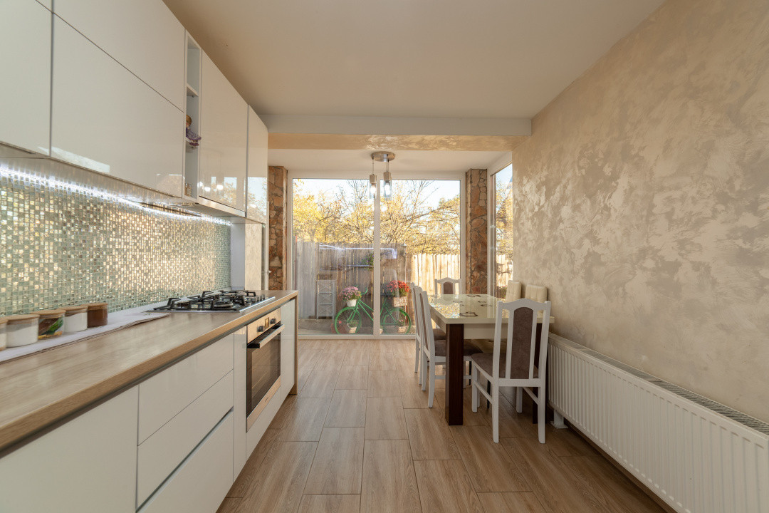 Casa cu priveliste - Stefanesti!