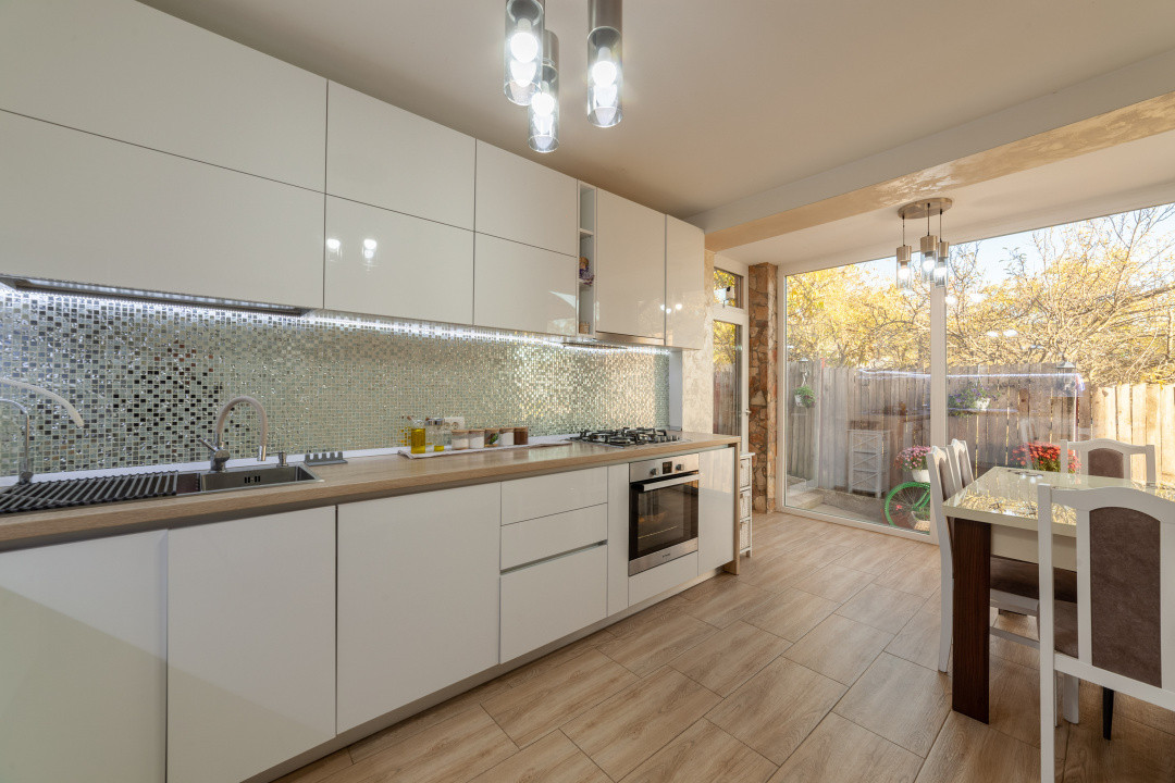 Casa cu priveliste - Stefanesti!