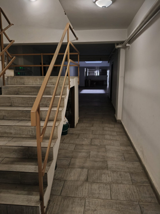 Garsonieră 42 mp de închiriat – zonă ultracentrală Târgu Jiu, ideală birou