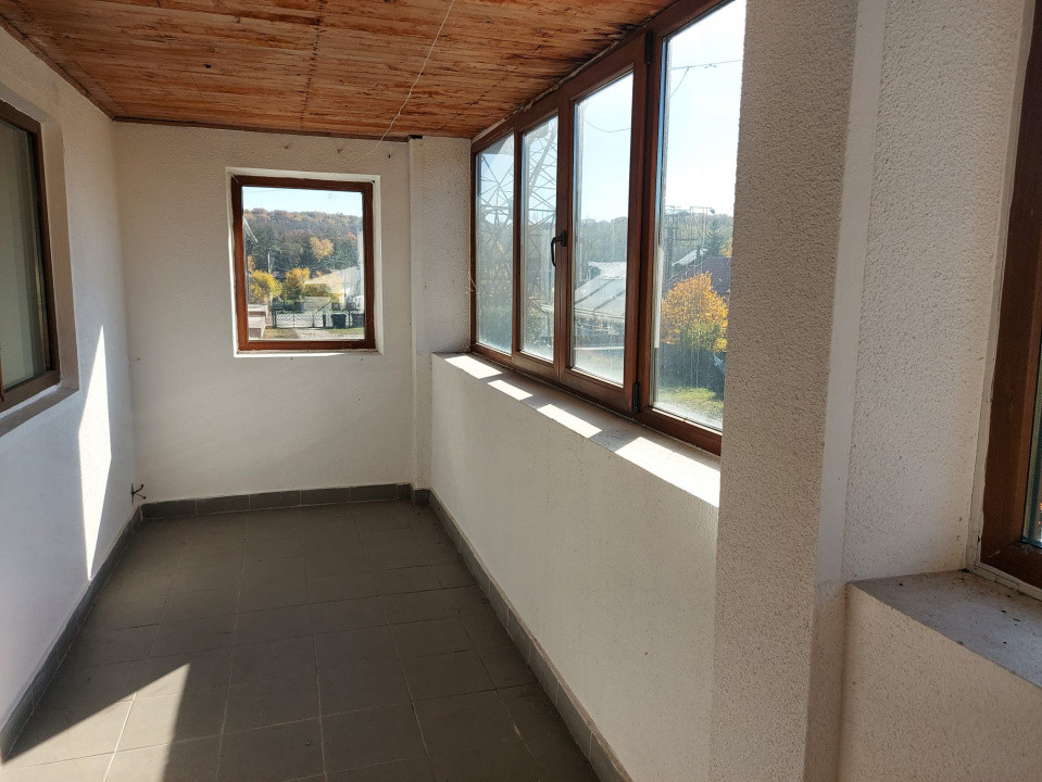 De închiriat: Hale si locuință pe 3 000 mp/ Bascov - Argeș