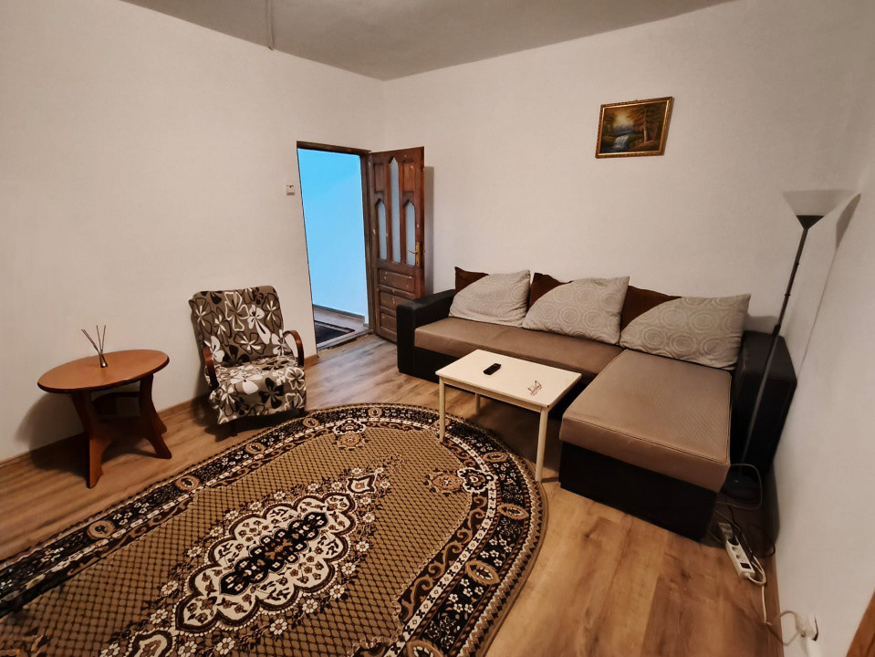 Apartament 2 camere de închiriat – Zona 9 Mai, Str. Olari, Târgu Jiu