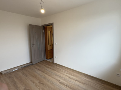 Vanzare/Apartament 4 camere/Parc Plumbuita