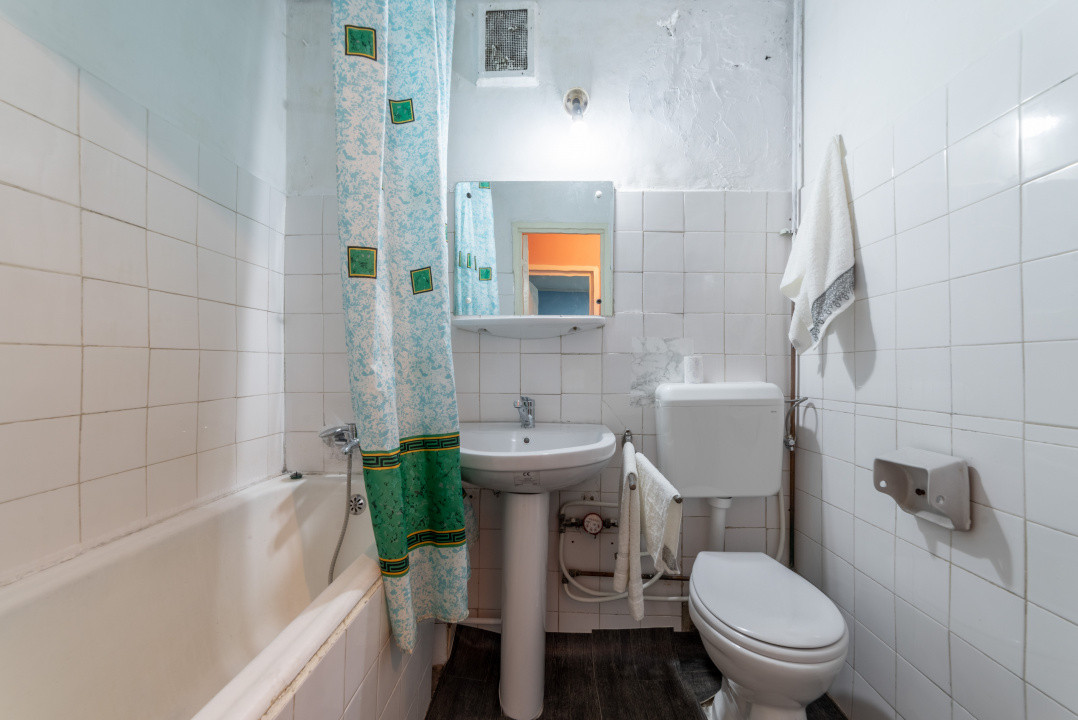 De INCHIRIAT Apartament 3 camere-Pitesti-zona Trivale!