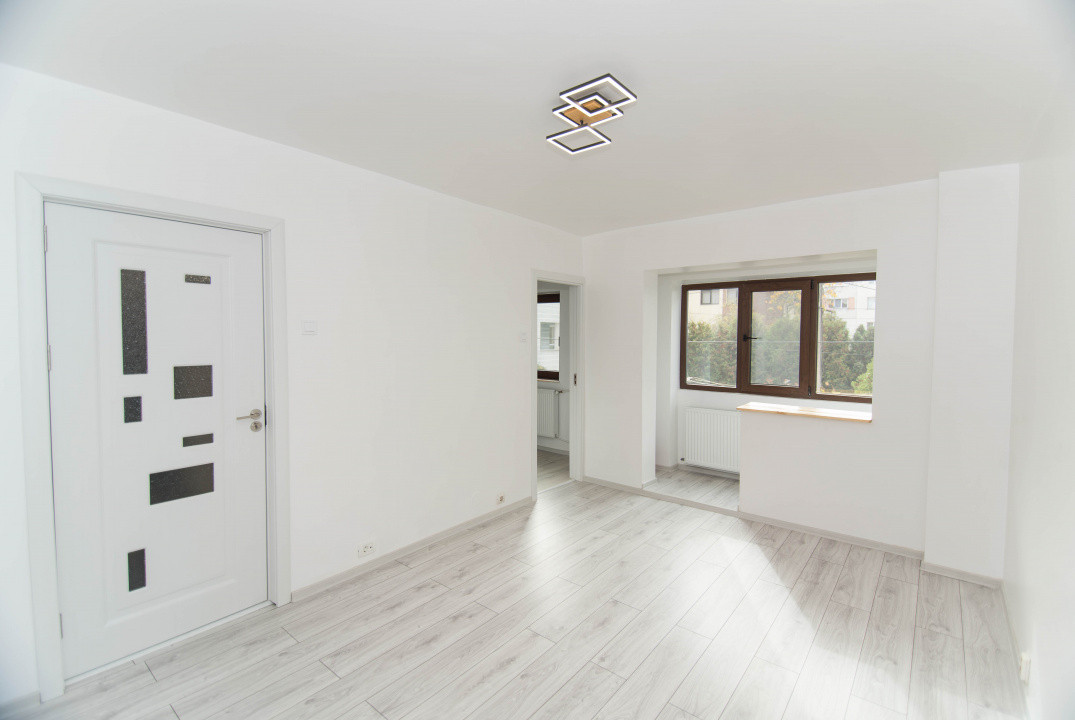 Garsoniera decomandata - renovata - etaj 1 - Gavana 