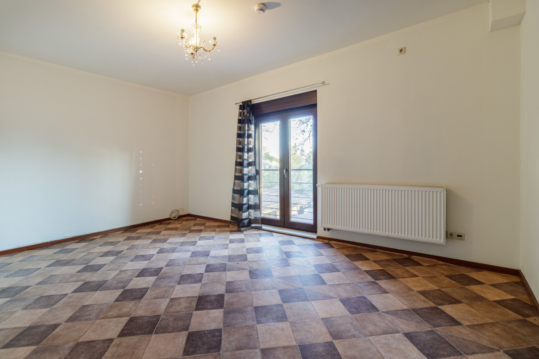 Apartament spațios în vilă – 217 mp utili, Tunari!