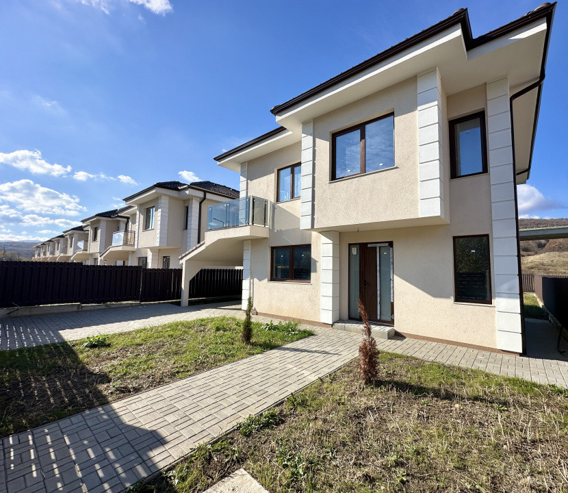 Comision 0. Casa noua Luna de Sus, Floresti