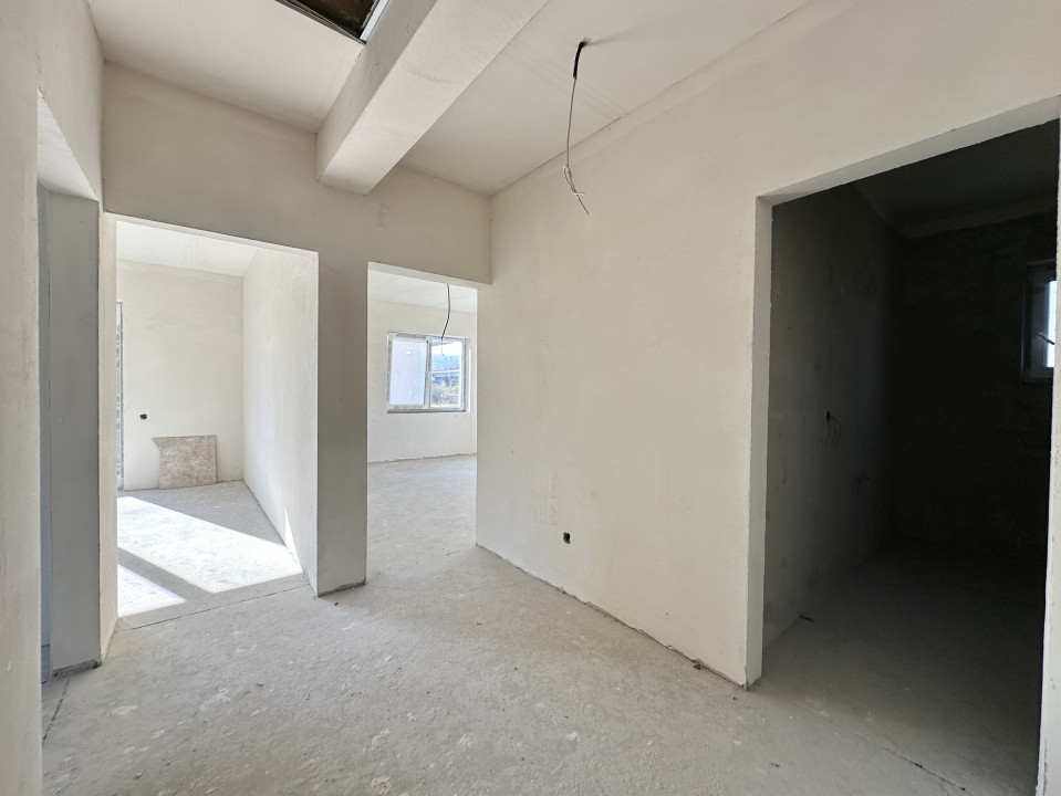 Comision 0. Casa noua Luna de Sus, Floresti