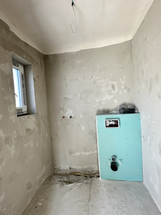 Comision 0. Casa noua Luna de Sus, Floresti