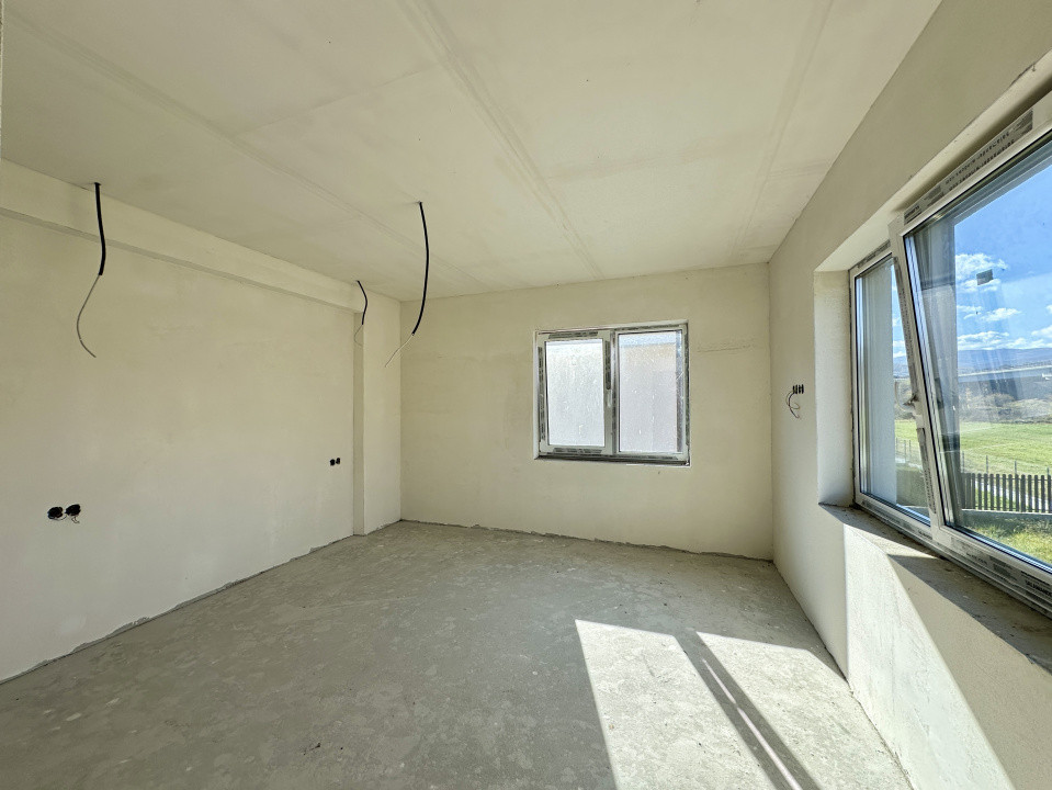 Comision 0. Casa noua Luna de Sus, Floresti