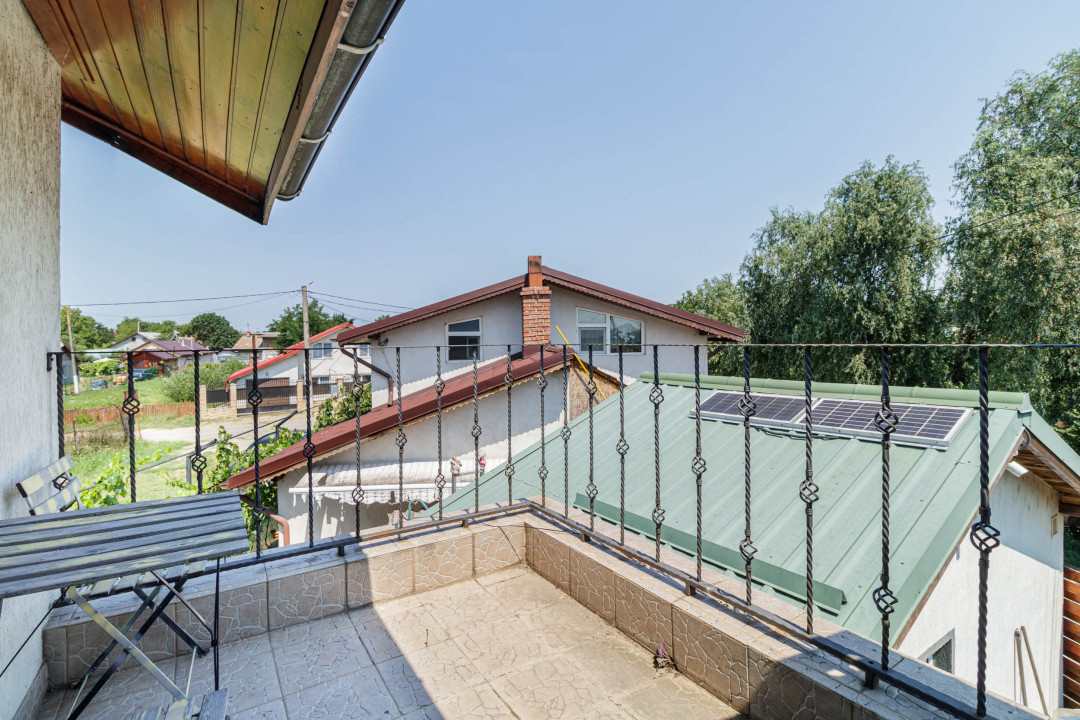 Casa luminoasa cu gradina si garaj 