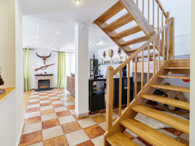 DUPLEX - Bd Decebal - de vanzare - 120mp, loc parcare