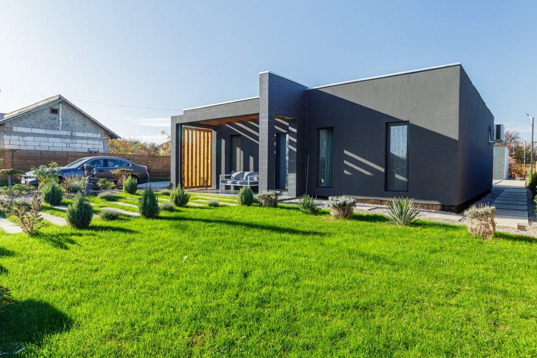 Casă superbă pe parter cu piscină, foișor și 1.000 mp teren – Dascălu!