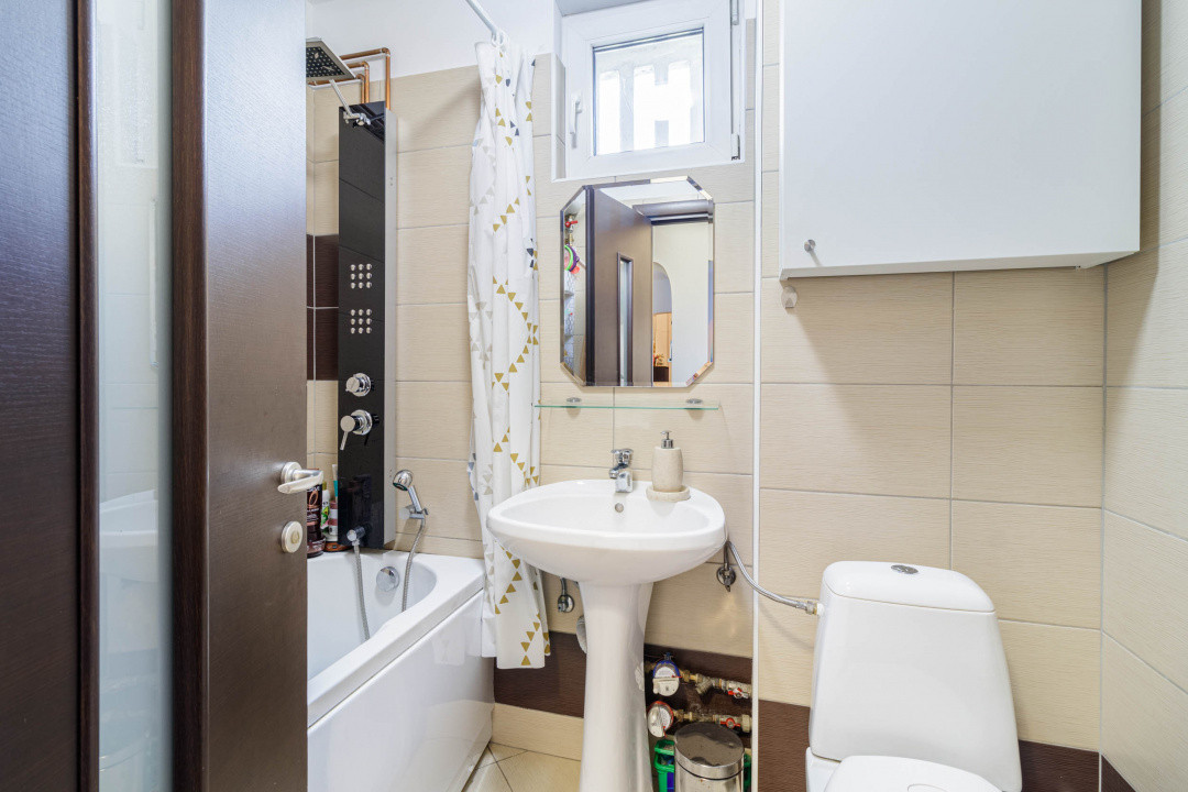 Secuilor - apartament 3 camere, renovat si partial mobilat 