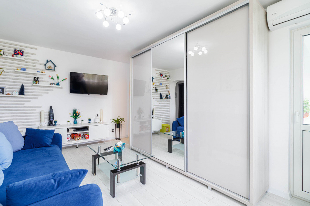 Secuilor - apartament 3 camere, renovat si partial mobilat 