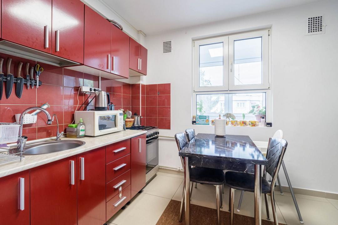 Secuilor - apartament 3 camere, renovat si partial mobilat 