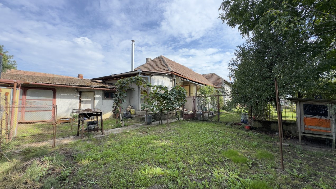 Casă 3 camere, Teren 1875 mp Loc. Tiream Jud. Satu Mare-Comision 0% cumpărător