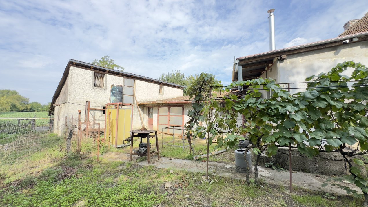 Casă 3 camere, Teren 1875 mp Loc. Tiream Jud. Satu Mare-Comision 0% cumpărător