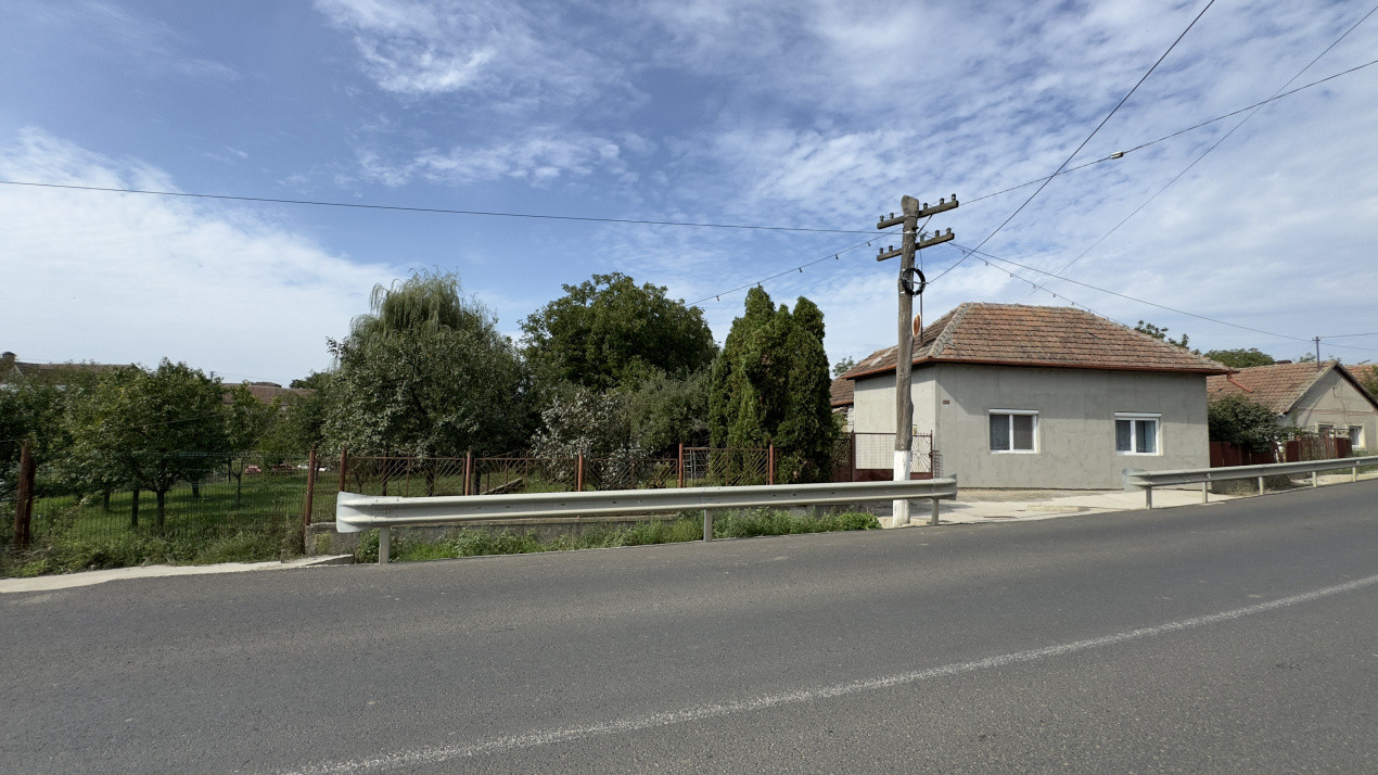 Casă 3 camere, Teren 1875 mp Loc. Tiream Jud. Satu Mare-Comision 0% cumpărător