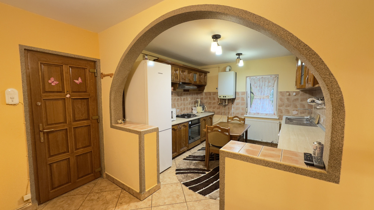 Apartament Decomandat 4 camere MV1, Etaj 1 - Str. Liszt Ferenc - Carei