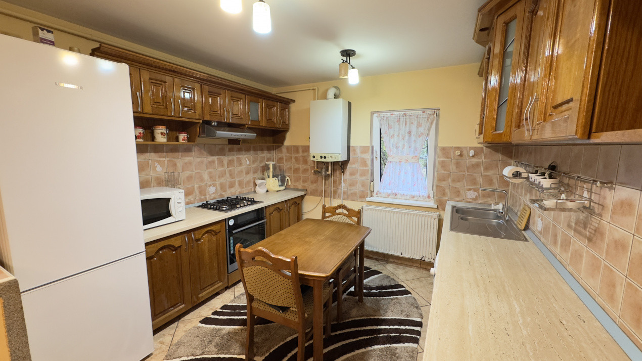 Apartament Decomandat 4 camere MV1, Etaj 1 - Str. Liszt Ferenc - Carei