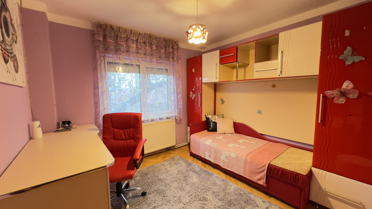 Apartament Decomandat 4 camere MV1, Etaj 1 - Str. Liszt Ferenc - Carei