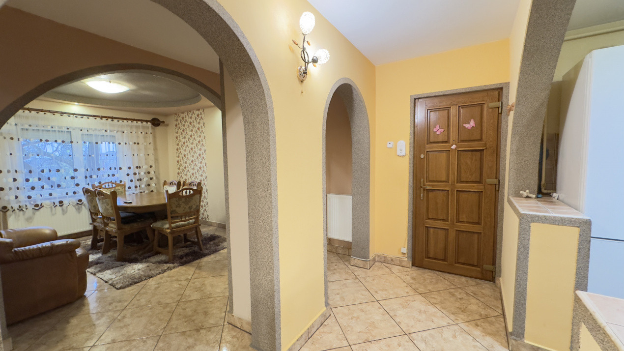 Apartament Decomandat 4 camere MV1, Etaj 1 - Str. Liszt Ferenc - Carei