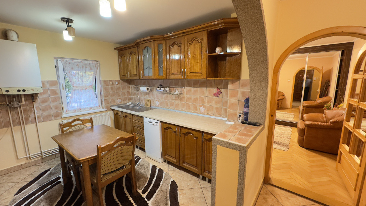 Apartament Decomandat 4 camere MV1, Etaj 1 - Str. Liszt Ferenc - Carei