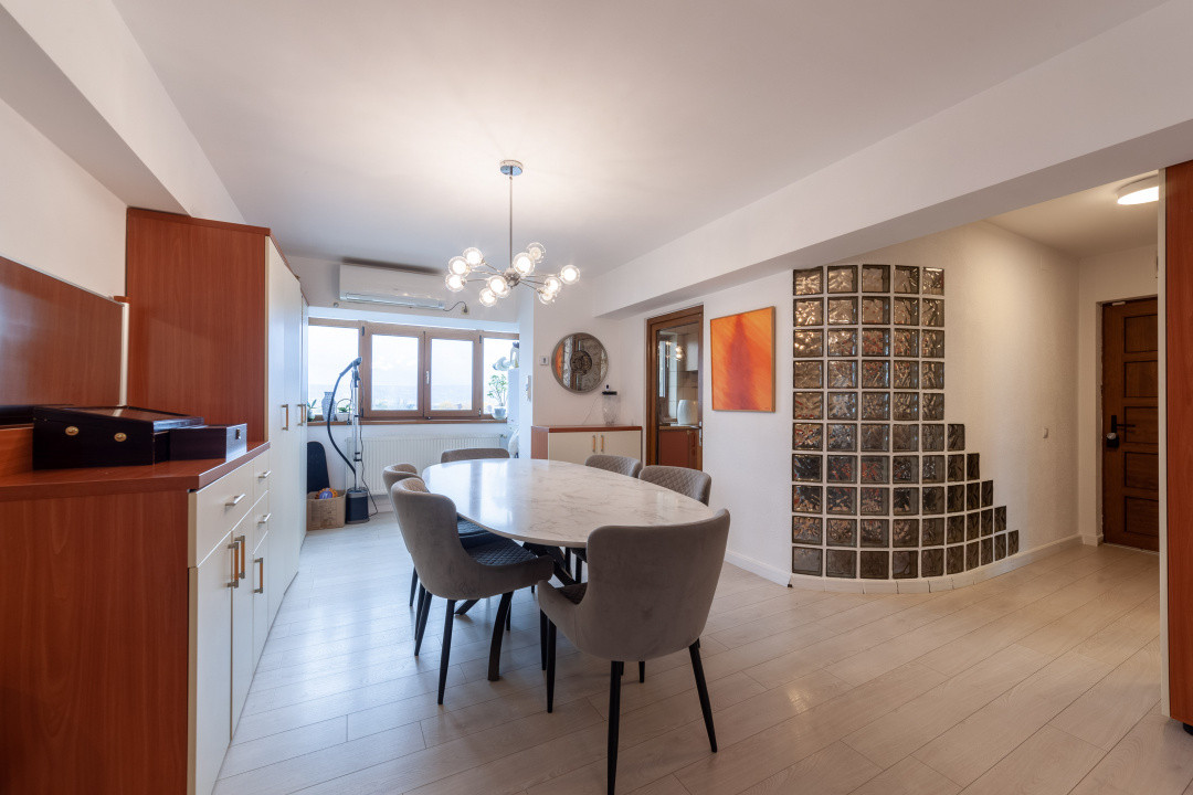 Apartament ultracentral - mobilat si utilat - Zona Centrală