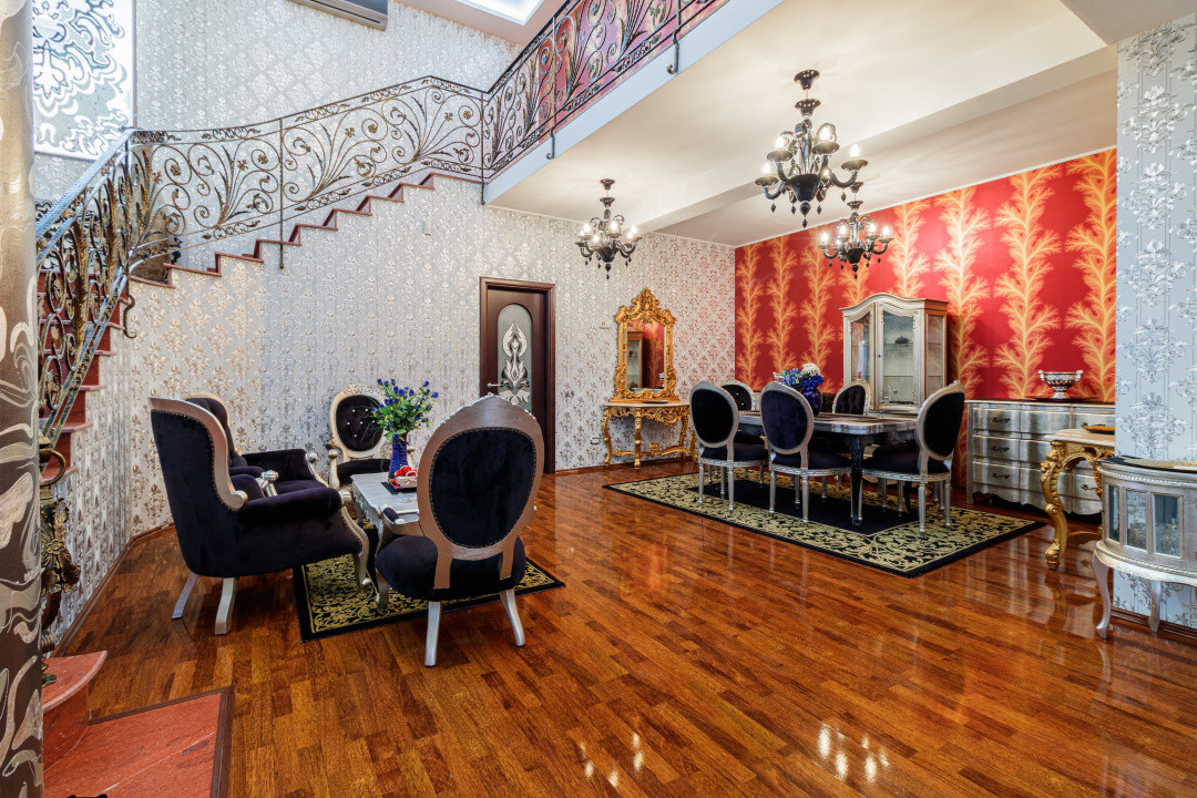 Casa impresionanta - Curte generoasa si Piscina - Otopeni!