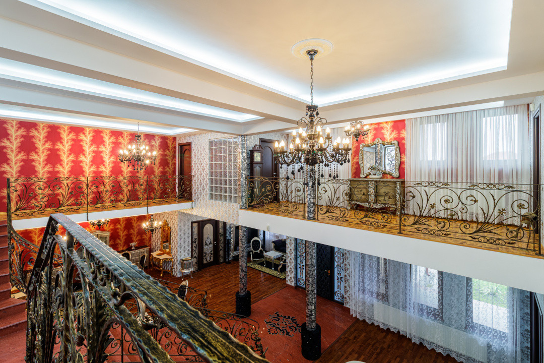 Casa impresionanta - Curte generoasa si Piscina - Otopeni!