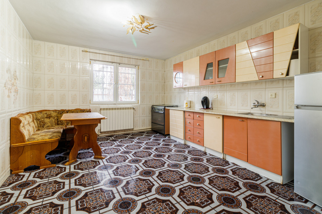 Casa Spatioasa - Teren 1000mp - Otopeni!