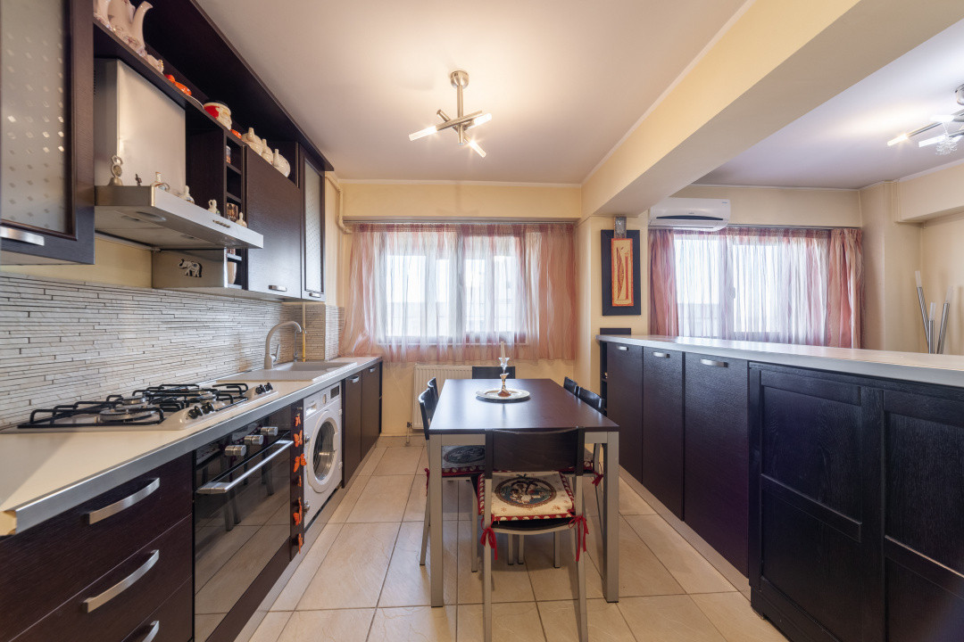 Apartament ultracentral 3 camere IC Bratianu Pitesti 